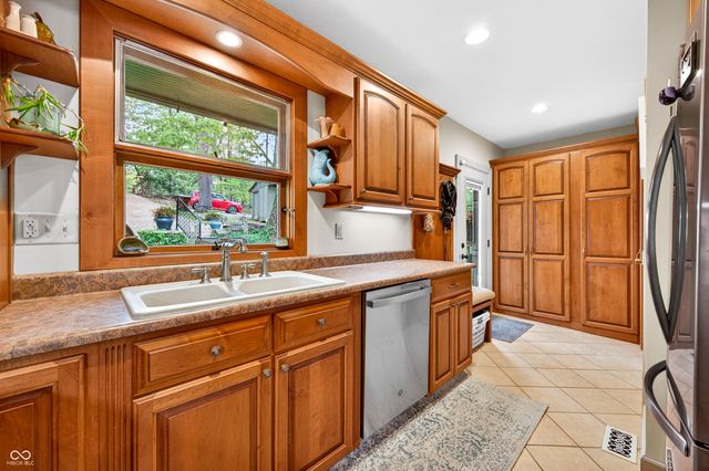 7422 Hackberry Drive, Nineveh, IN 46164