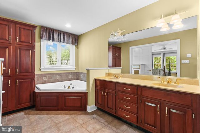 2039 BETHESDA CHURCH RD, East Greenville, PA 18041