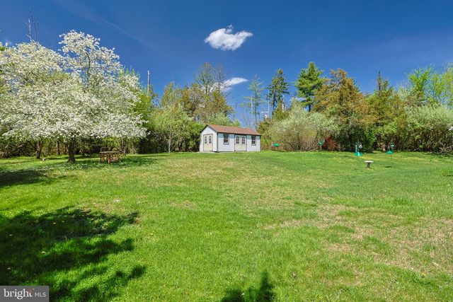 2039 BETHESDA CHURCH RD, East Greenville, PA 18041