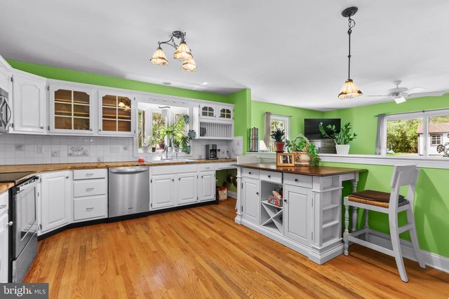 2039 BETHESDA CHURCH RD, East Greenville, PA 18041