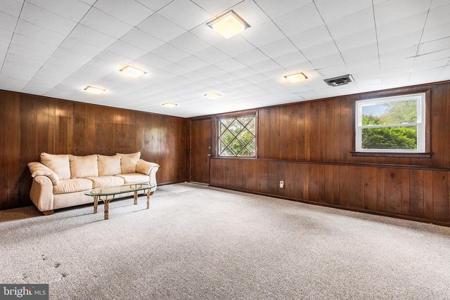 333 CANDLEWOOD RD, Broomall, PA 19008