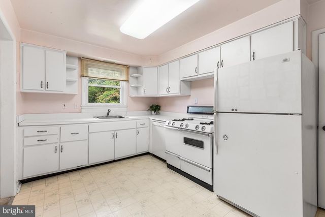 333 CANDLEWOOD RD, Broomall, PA 19008