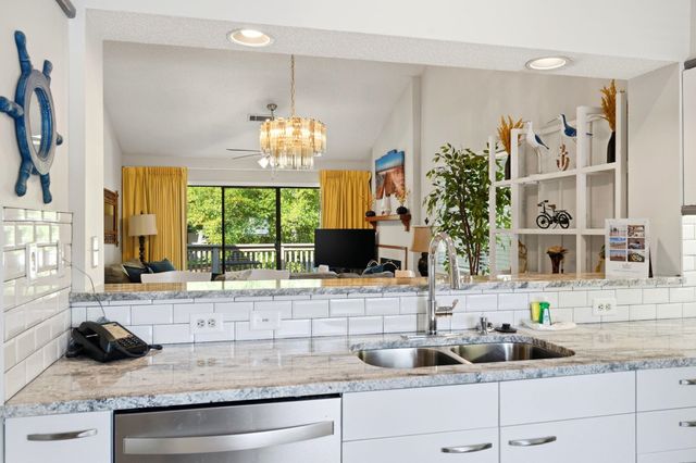 110 Hartland Dr Apt 15E, Myrtle Beach, SC 29572