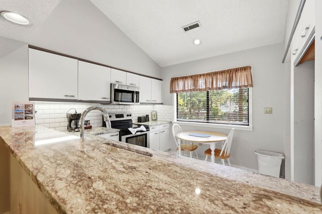 110 Hartland Dr Apt 15E, Myrtle Beach, SC 29572