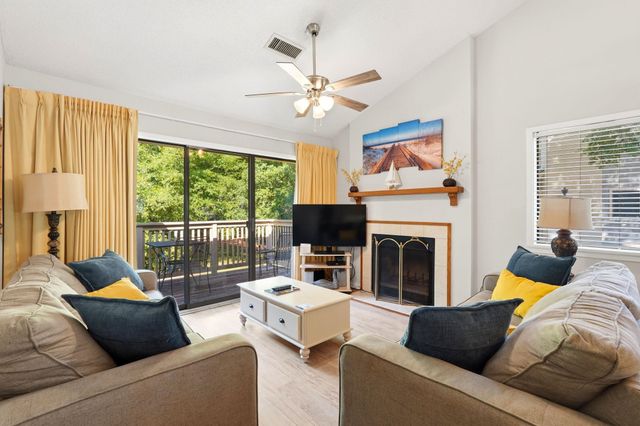 110 Hartland Dr Apt 15E, Myrtle Beach, SC 29572