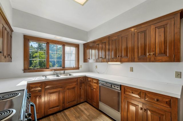 27 New Road, Tuftonboro, NH 03816
