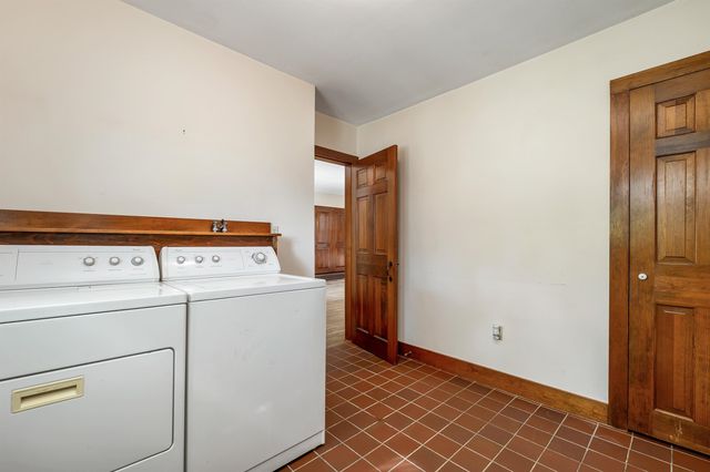 27 New Road, Tuftonboro, NH 03816