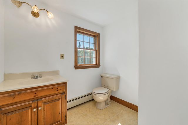 27 New Road, Tuftonboro, NH 03816