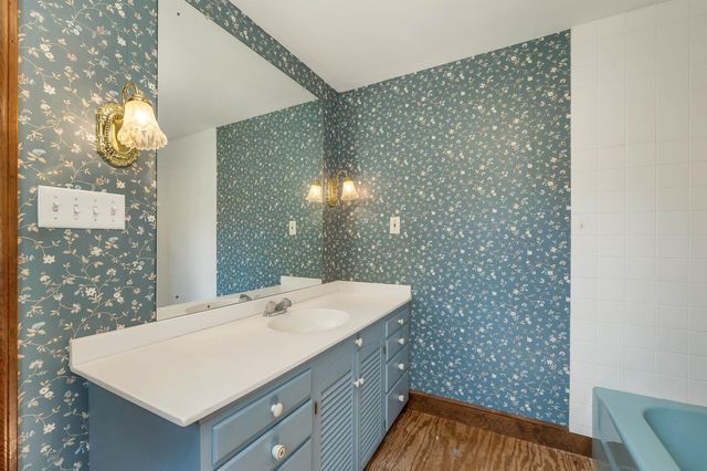 27 New Road, Tuftonboro, NH 03816