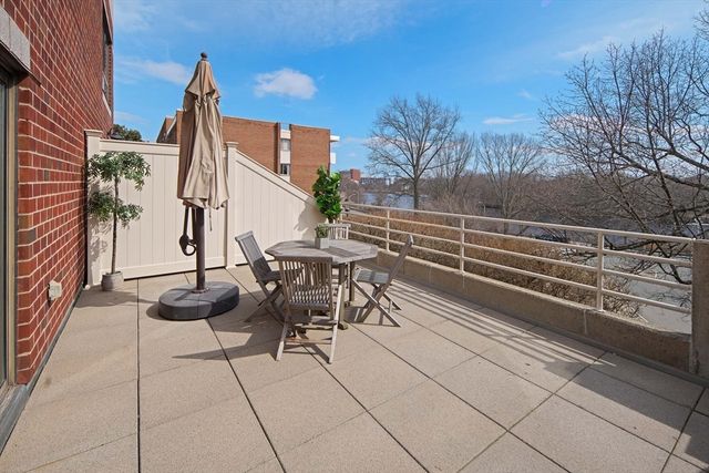 199 Coolidge Ave 114, Watertown, MA 02472