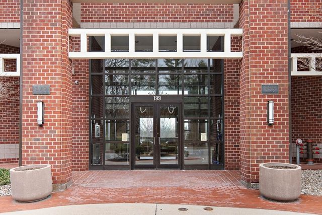 199 Coolidge Ave 114, Watertown, MA 02472