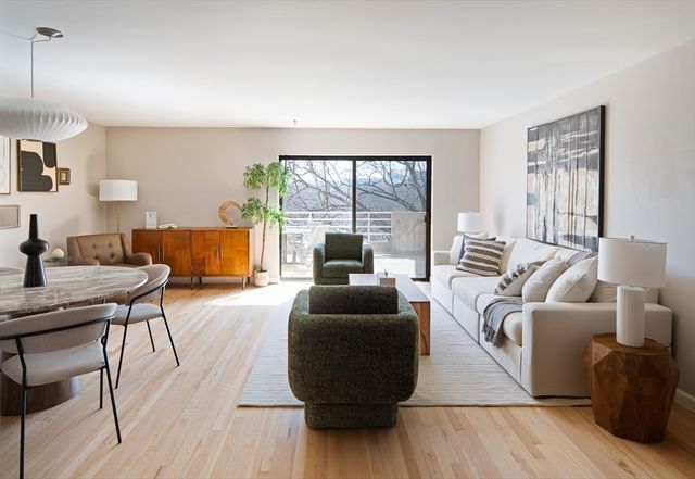 199 Coolidge Ave 114, Watertown, MA 02472