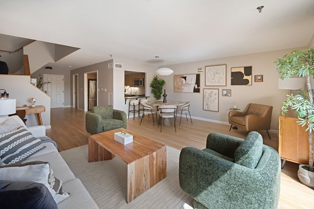 199 Coolidge Ave 114, Watertown, MA 02472