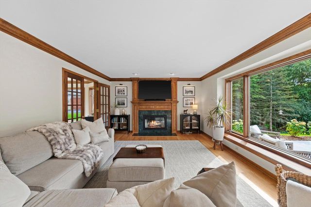 W308N1801 Westlake CIRCLE, Delafield, WI 53018