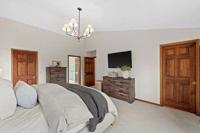 W308N1801 Westlake CIRCLE, Delafield, WI 53018