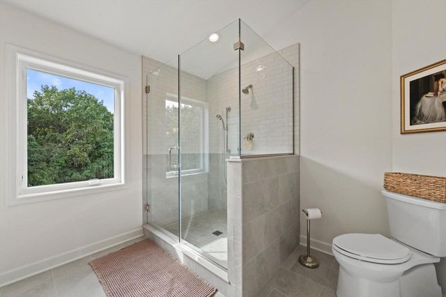 W308N1801 Westlake CIRCLE, Delafield, WI 53018