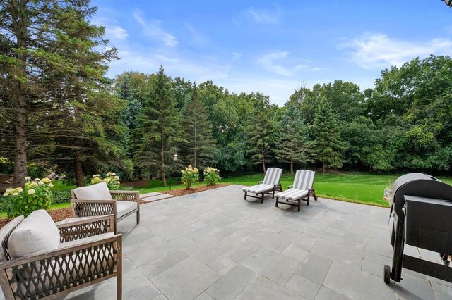 W308N1801 Westlake CIRCLE, Delafield, WI 53018