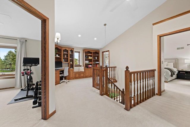 W308N1801 Westlake CIRCLE, Delafield, WI 53018