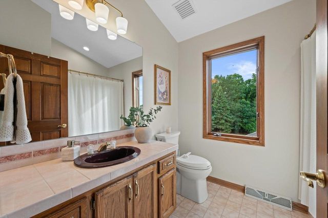 W308N1801 Westlake CIRCLE, Delafield, WI 53018
