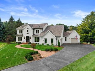 W308N1801 Westlake CIRCLE, Delafield, WI 53018