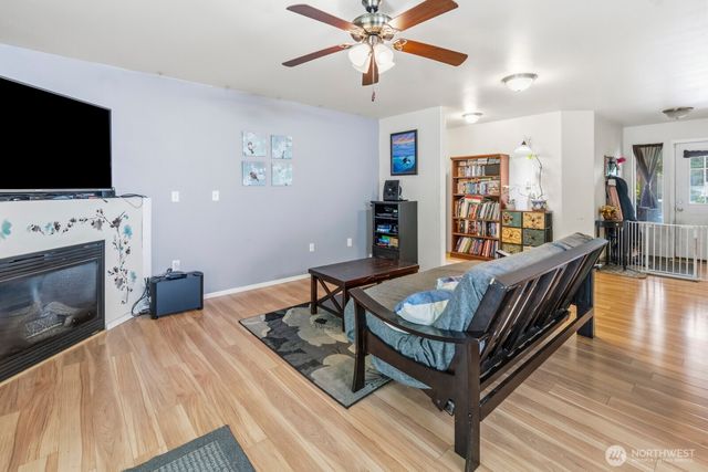 20 E Larch Place, Shelton, WA 98584