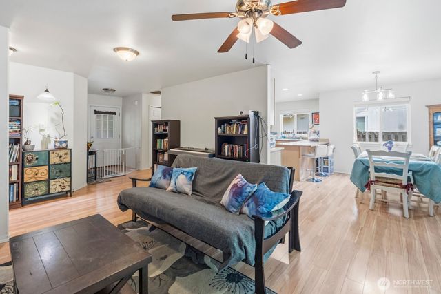 20 E Larch Place, Shelton, WA 98584
