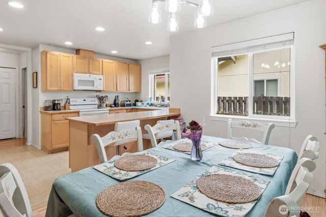 20 E Larch Place, Shelton, WA 98584