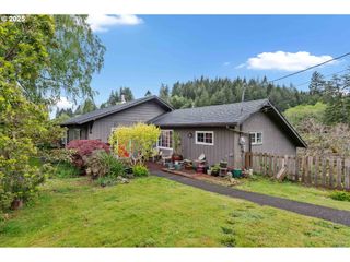 93648 W MILL Ln, Coos Bay, OR 97420