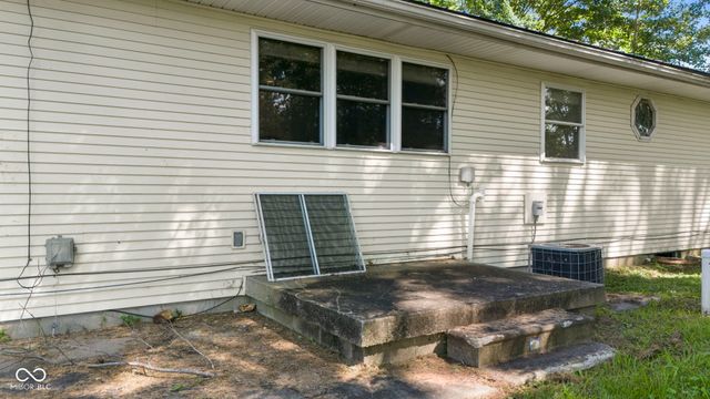 6296 S County Road 1025 E, Crothersville, IN 47229