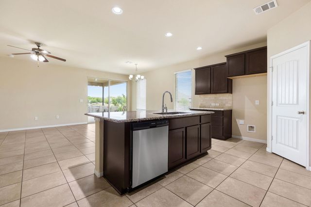 1900 Alvarado DR, Round Rock, TX 78664