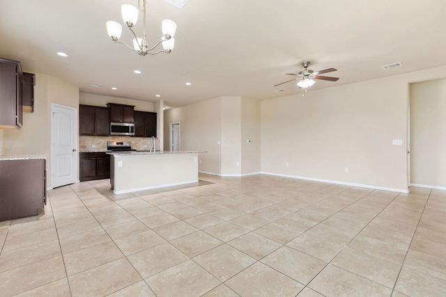 1900 Alvarado DR, Round Rock, TX 78664