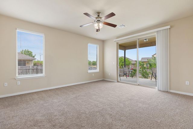 1900 Alvarado DR, Round Rock, TX 78664