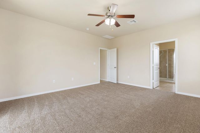 1900 Alvarado DR, Round Rock, TX 78664