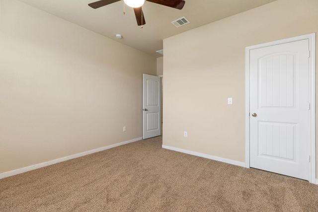 1900 Alvarado DR, Round Rock, TX 78664