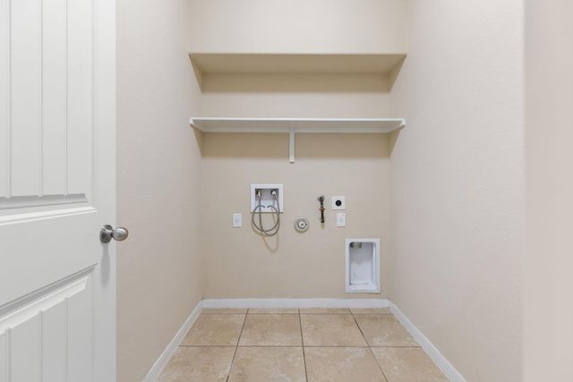 1900 Alvarado DR, Round Rock, TX 78664