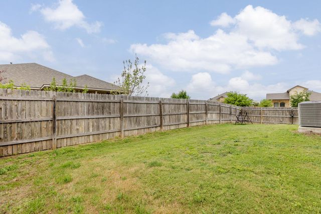 1900 Alvarado DR, Round Rock, TX 78664