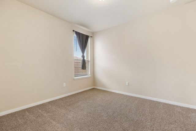 1900 Alvarado DR, Round Rock, TX 78664