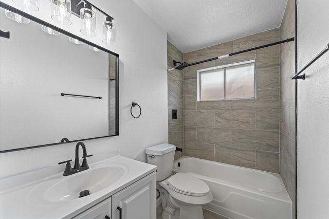 5403 Tavenor Lane, Houston, TX 77048