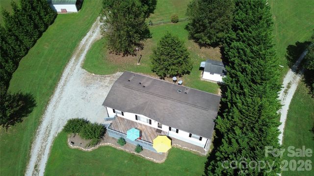 51 Little Hungry Road, Hendersonville, NC 28792