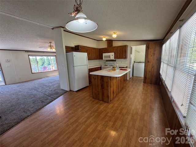 51 Little Hungry Road, Hendersonville, NC 28792