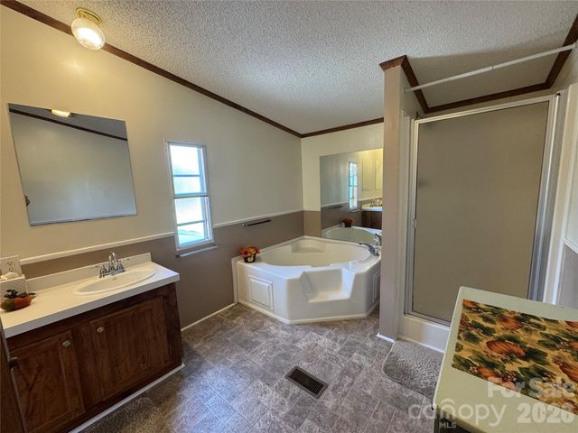 51 Little Hungry Road, Hendersonville, NC 28792