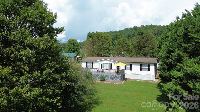 51 Little Hungry Road, Hendersonville, NC 28792