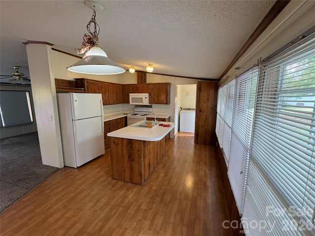 51 Little Hungry Road, Hendersonville, NC 28792