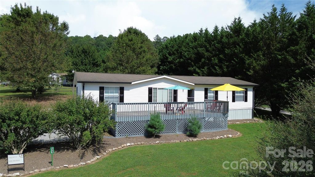 51 Little Hungry Road, Hendersonville, NC 28792