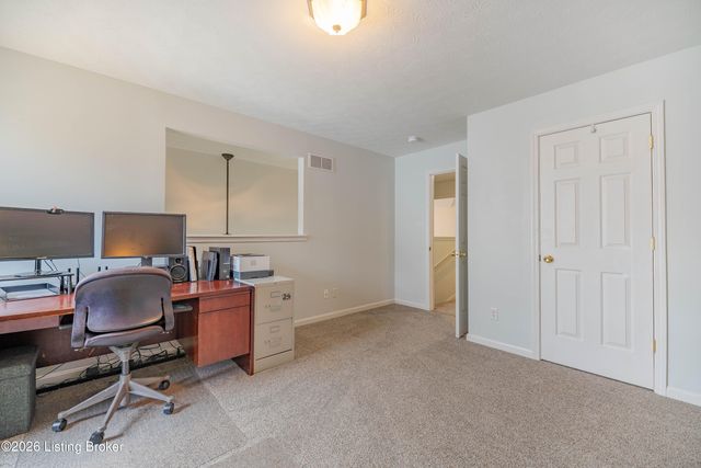 11302 Sullivan Ct, Louisville, KY 40229