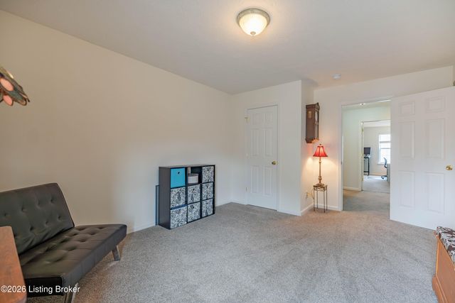 11302 Sullivan Ct, Louisville, KY 40229