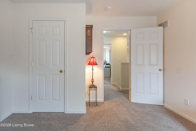 11302 Sullivan Ct, Louisville, KY 40229