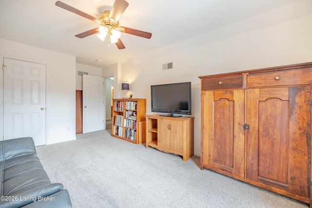 11302 Sullivan Ct, Louisville, KY 40229