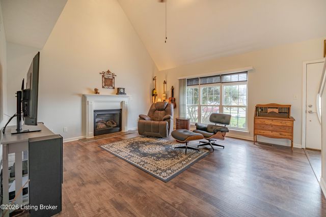 11302 Sullivan Ct, Louisville, KY 40229