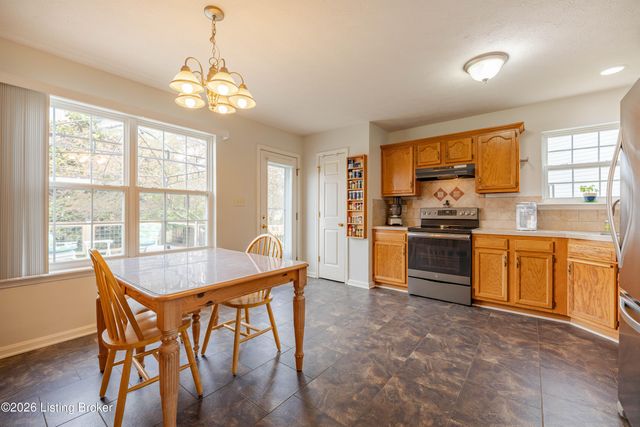 11302 Sullivan Ct, Louisville, KY 40229